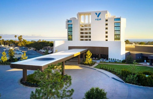 Newport Center Hotel | VEA Newport Beach, a Marriott Resort & Spa