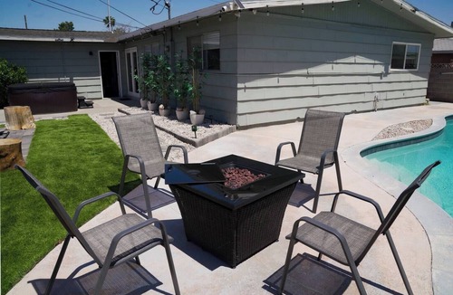 Charleston Preservation House | Vegas Hideaway with Jacuzzi & Pool by Strip