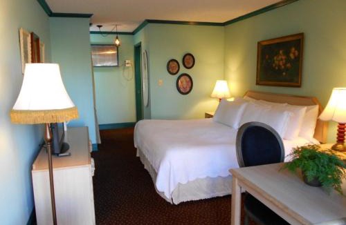 Sparks Hotel | Victorian Inn