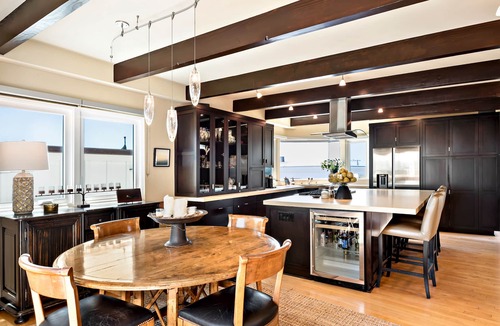 The Strand House | Views Luxury MB Beach Life! 1.5 Blocks from Beach