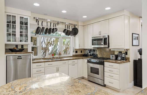 Coronado House | VIEWS! LUXURY! ROOFTOP JACUZZI WITH GOLF-CART &WEEKLY MAID Tuscany on the Bay