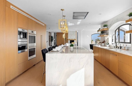 Eastern Malibu House | Villa Costera - Malibu Lookout Mediterranean with Multi-Level Living