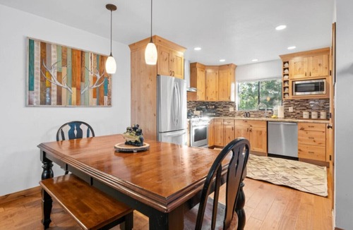 Upper Moonridge House | Villa Grove: 2 miles to Bear Mountain Ski Area, Fully Fenced Family Cabin w Hot Tub & Playground