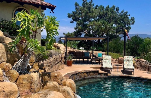Escondido Villa | Vineyard Villa with 360-Degree Mtn Views, Private Saltwater Pool & Hot Tub