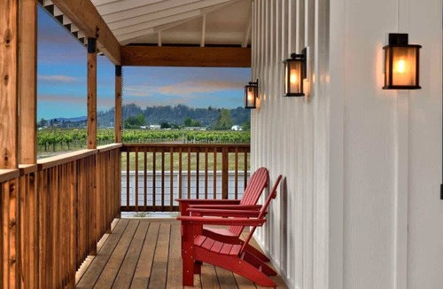 Healdsburg House | Vineyard Vue - Wine Tastings Included