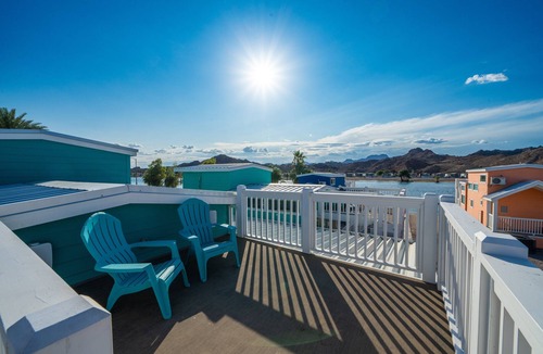 Parker Strip House | Viva la Vida Loca! Roadrunner resort