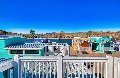 Parker Strip House | Viva la Vida Loca! Roadrunner resort