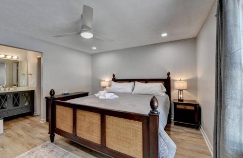 Alpharetta House | Walk to Avalon or Downtown 3