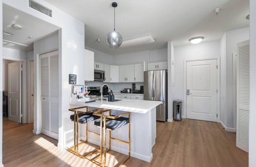 Little Tokyo Condo | Walkable DTLA Condo w/Rooftop Views, Coffee Bar, Workstation, Security, & More
