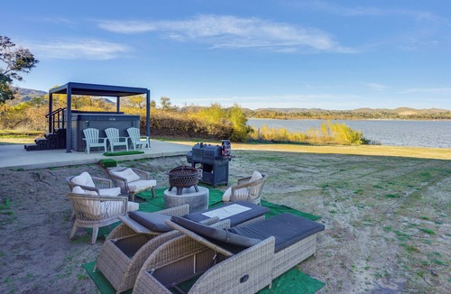 Lake Elsinore House | Waterfront Getaway on Lake Elsinore w/Swim Spa