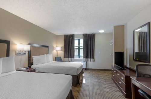 Warm Springs District Hotel | We are pet friendly and a short 11 minute drive form Levi stadium