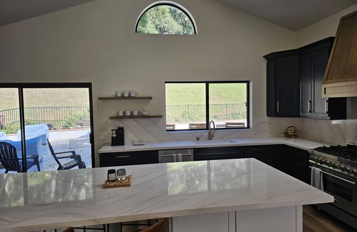 Atascadero House | West Side 3BR/3BA - En suite layout, Pool&Hot Tub, nestled in oak covered hills!