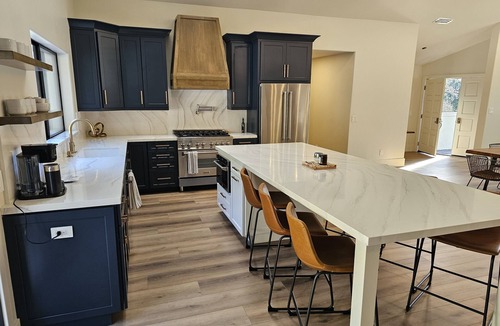 Atascadero House | West Side 3BR/3BA - En suite layout, Pool&Hot Tub, nestled in oak covered hills!