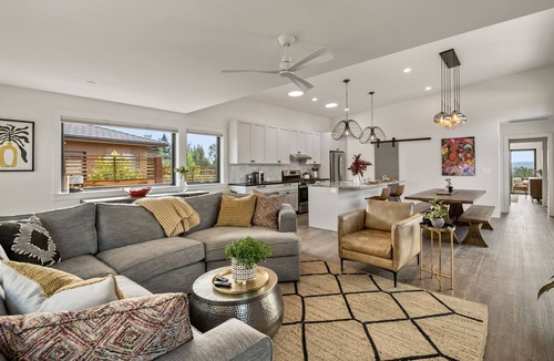 Larkfield-Wikiup House | Wine Country Getaway