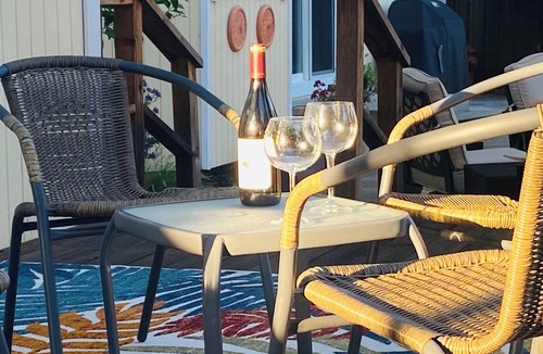 Eldridge Apartment | Wine Down and Relax – Cozy Sonoma Stay