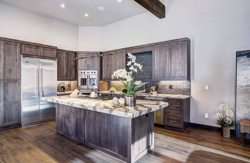 Peak 8 House | Wintours Leap boasts impressive Tenmile Range views & a private hot tub!