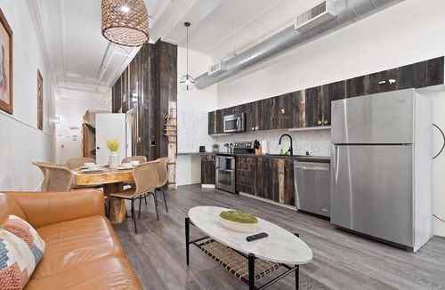 Gaslamp Quarter Apartment | Woolworth Loft -Downtown Apt Sleeps 8 Near Gaslamp