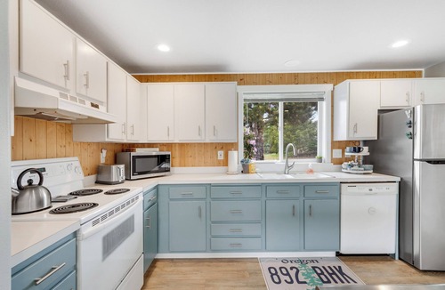 Nehalem Cottage | Your Cozy Beach Stay - Kid, Dog & Wheelchair Friendly