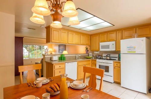 Oxnard Shores Hotel | Your Home Away From Home! 2 Classy Units, Full Kitchen & Free Parking!