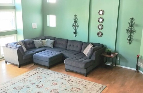 Hollywood Dell House | Your safe & hidden luxury mini-mansion in Hollywood Hills