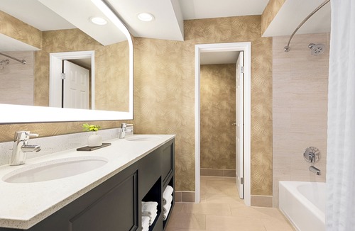 Oxnard Shores Resort | Zachari Dunes on Mandalay Beach, Curio Collection by Hilton