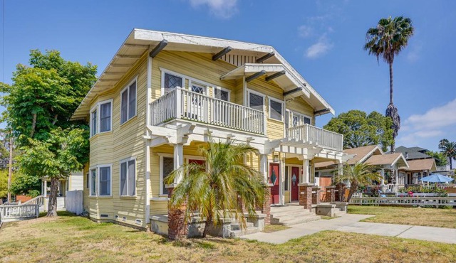 1 Mi to Dtwn! Bright Long Beach Apartment