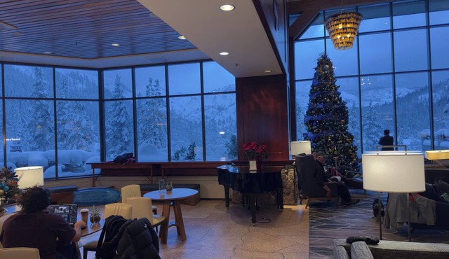 1bd/kitchen Palisades Tahoe- Waterfall hikes! Sweeping views of Olympic Valley!