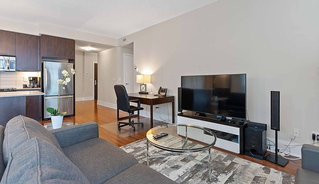 2 Bedroom/2 Bathroom Deluxe Suite