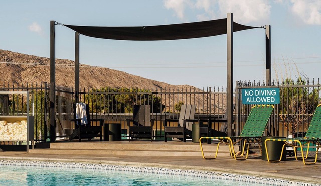 2 Queen | Joshua Tree | Park Basecamp, Pool, Fire Pit Nights | 2 Units