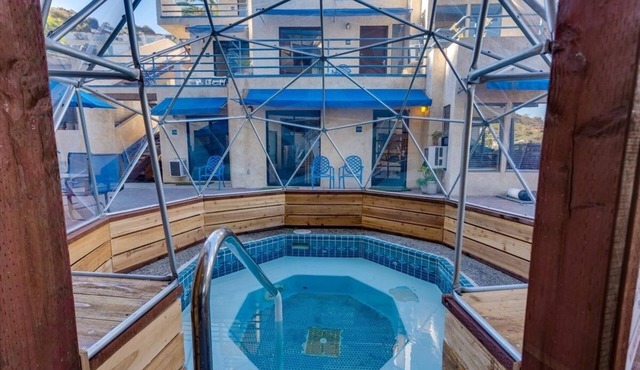 2 Units Perfect for Big Groups, Free Parking!
