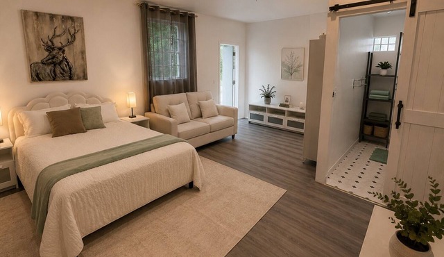 2BR/2BA Retreat w/King and Queen Suites