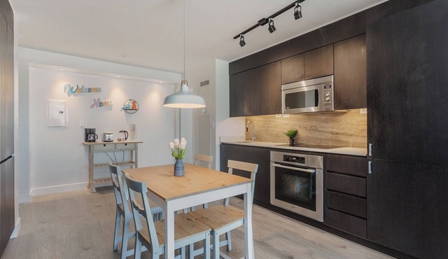2BR Apartment in Toronto - Entertainment District