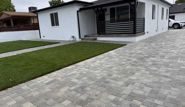 3-bedroom house in awesome Los Angeles with cool AC