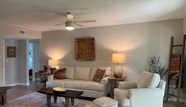 3 bedroom twin home 5 miles to beach, 2 miles to Camp Pendleton in Oceanside