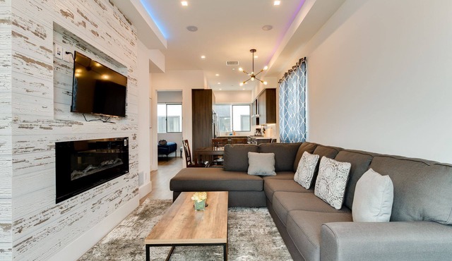 3 Luxury Modern Homes 12 bedrooms & Rooftop Decks