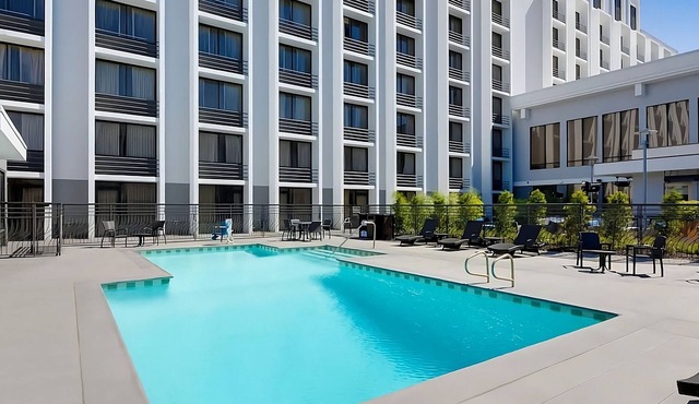 3 Modern Units | 3.65 mi Drive to SAP Center | Onsite Parking | Outdoor Pool
