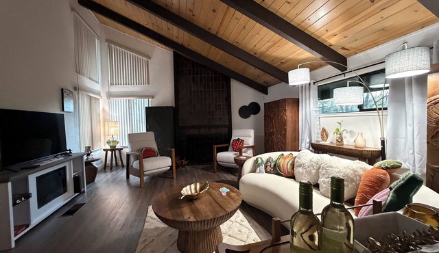30 Mins to Yosemite: 2BR Retreat with Lake & Golf