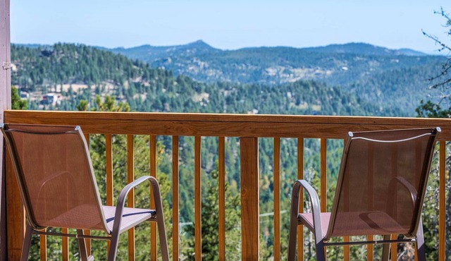 5 Bedroom Whole Home with Mountain Views