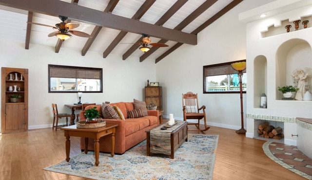 5000D Gigi's Beach House