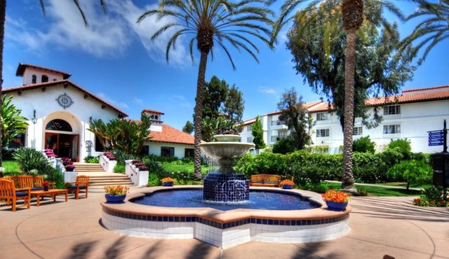 604 Gorgeous Renovated Condo, Steps to Omni Spa, Golf, Tennis, PFC & Exclusive Building Pool