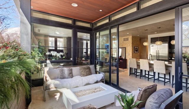 9 Million Luxury Residence at “Monarch On the Park”Downtown Aspen with Parking