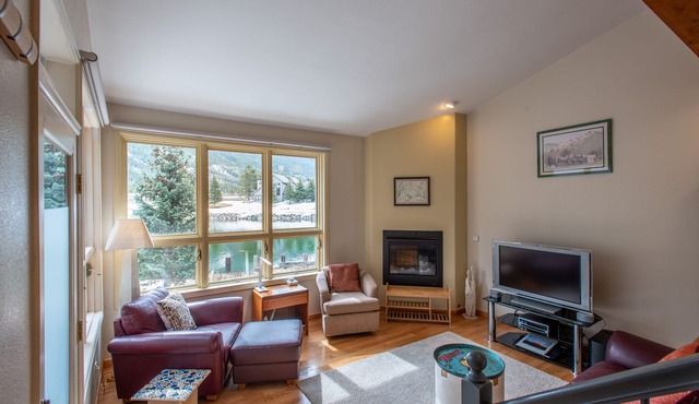 A 2-bedroom, 2-bathroom Townhouse in Copper Mountain's East Village