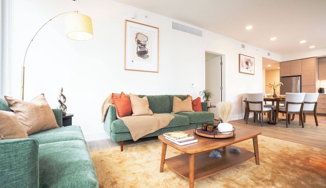 A Downtown Escape green and light-full 2BR/2BA + Balcony