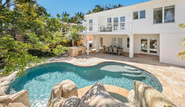 Across the street from the beach with Pool and Spa