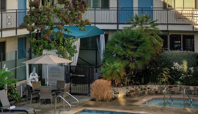 Adventure-Ready | Near Golden Gate | Outdoor Pool | Free Parking | 4 Units