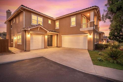 Allura Del Mar Heights Pet-Friendly 5BR Retreat
