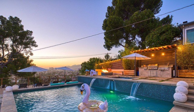 "Angels Landing" a chic pool & spa getaway w/ panoramic views