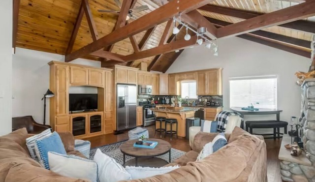 Bass Lake Cabin - Outdoor Kitchen - Marina View