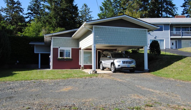 Bay View Cottage - Minutes to Oregon Dunes & Beaches 2BR/2BA
