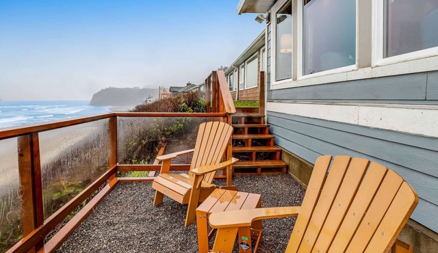 Beachfront Dog Friendly Cottage with Private Hot Tub Fireplace and Ocean Views